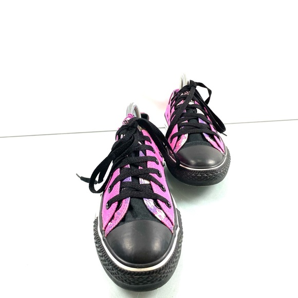 Converse - Picture 9 of 9